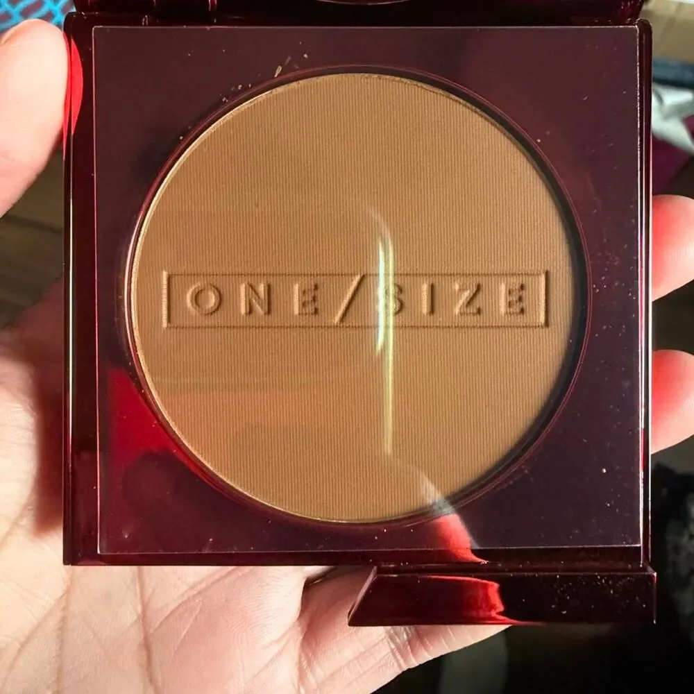One Size Foundation powder